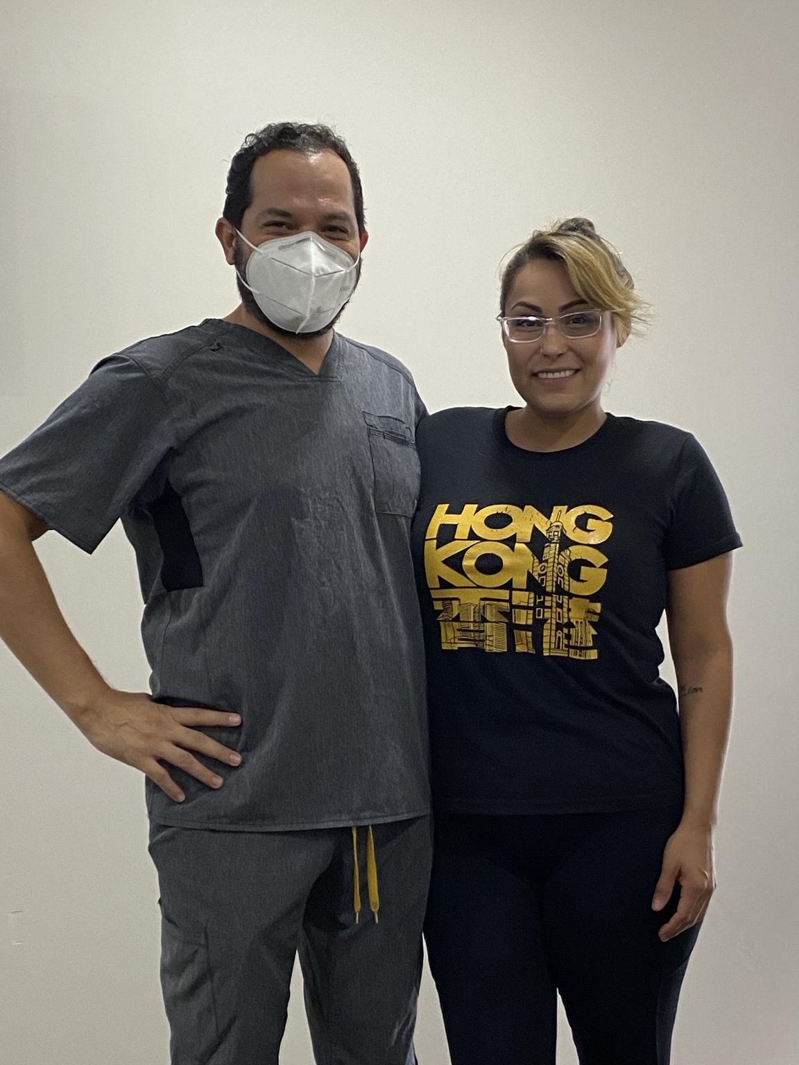Dr. Fernando García Govea con pacientes